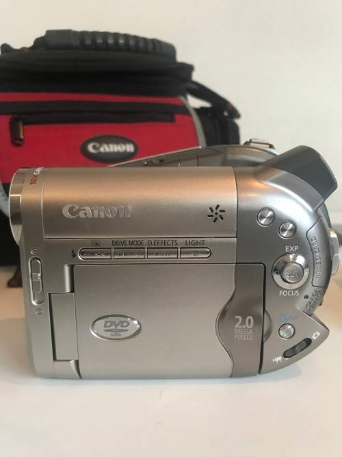 Camcorders CANON DVD CAMCORDER NTSC DC20 (includes all as in picture