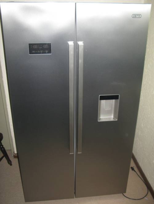 Fridges & Freezers Defy Fridge Freezer Combo was sold for R4,700.00