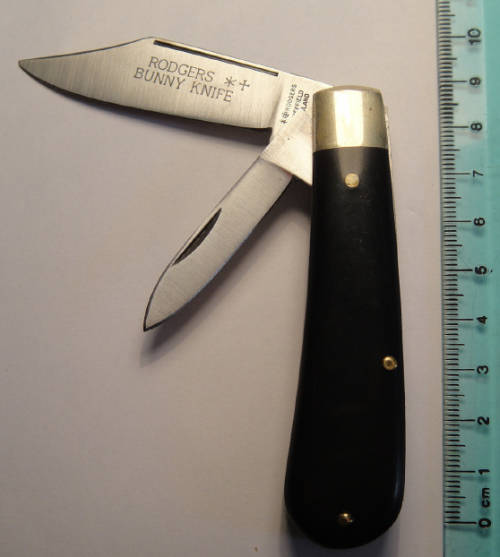 Knives & Daggers Rogers Bunny Knife Sheffield England was sold for