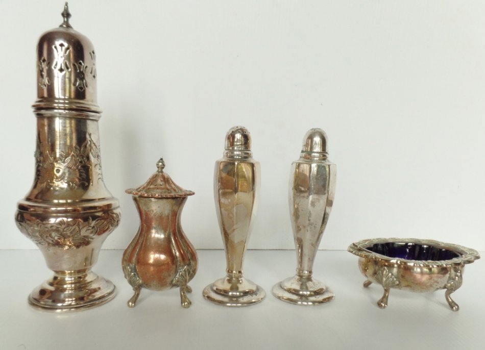 VINTAGE SILVERPLATED SALTS AND MUSTARD POTS