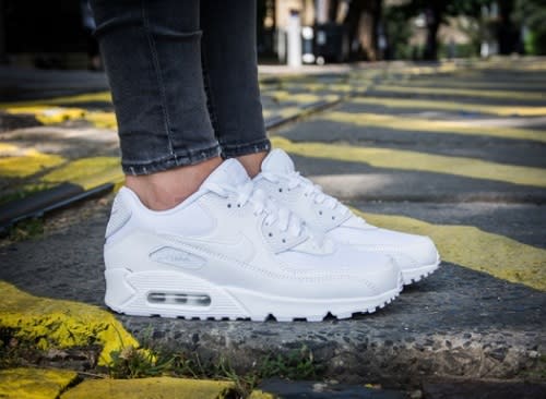 grado doble Ordinario Sneakers - Original Mens NIKE Air Max 90 Essential 537384 111 UK 10 (SA 10)  was sold for R633.00 on 5 Dec at 21:16 by simindia in Johannesburg  (ID:387608451)
