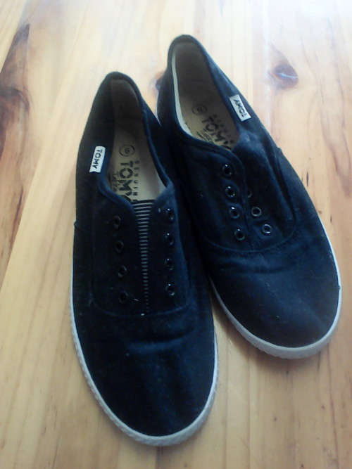 Sneakers - BLACK TOMY TAKKIES (SIZE 6) was listed for R35.00 on 31 Aug ...