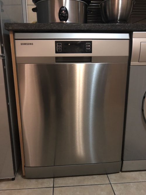 Dishwashers - Samsung Dishwasher was sold for R3,200.00 on 29 May at 06