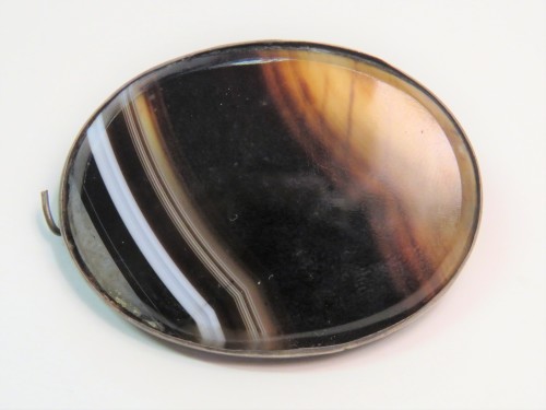 Sterling silver brooch with Agate stone center