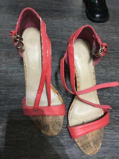 block heels truworths