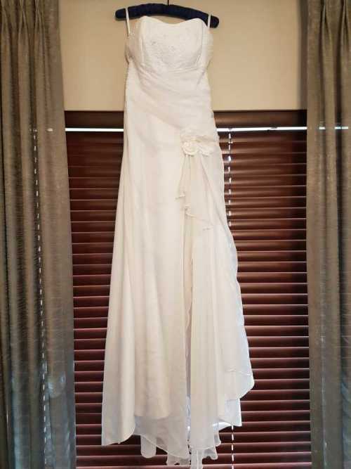  Wedding  Dresses  Enzoani Bridal  Gown was listed for R3 