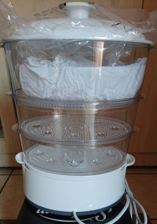 Steamers Sunbeam 3 Tier Food Steamer (SFS300) was sold for R103.00 on 19 Jun at 2300 by