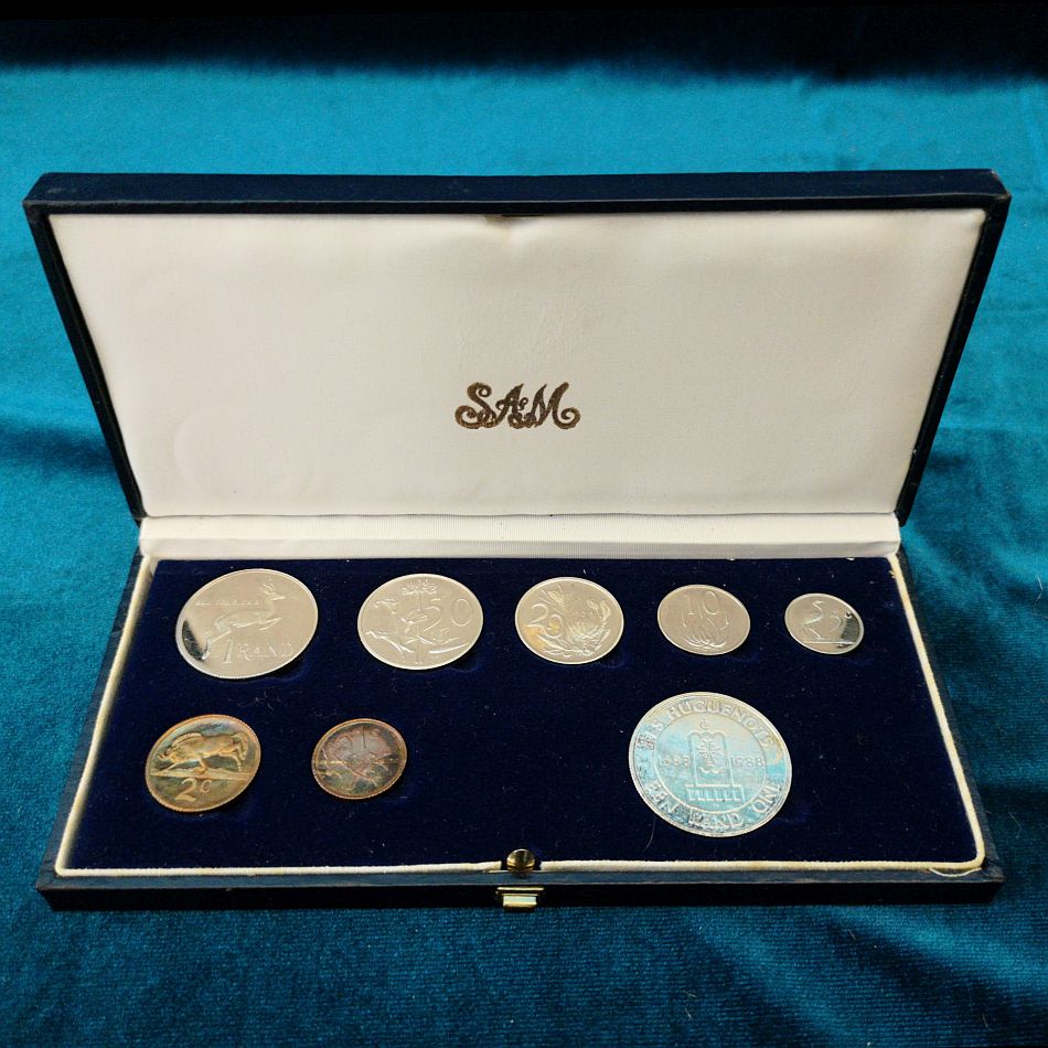 Republic of South Africa: Proof Set 1988 with Silver R1 Les Huguenots 1688-1988