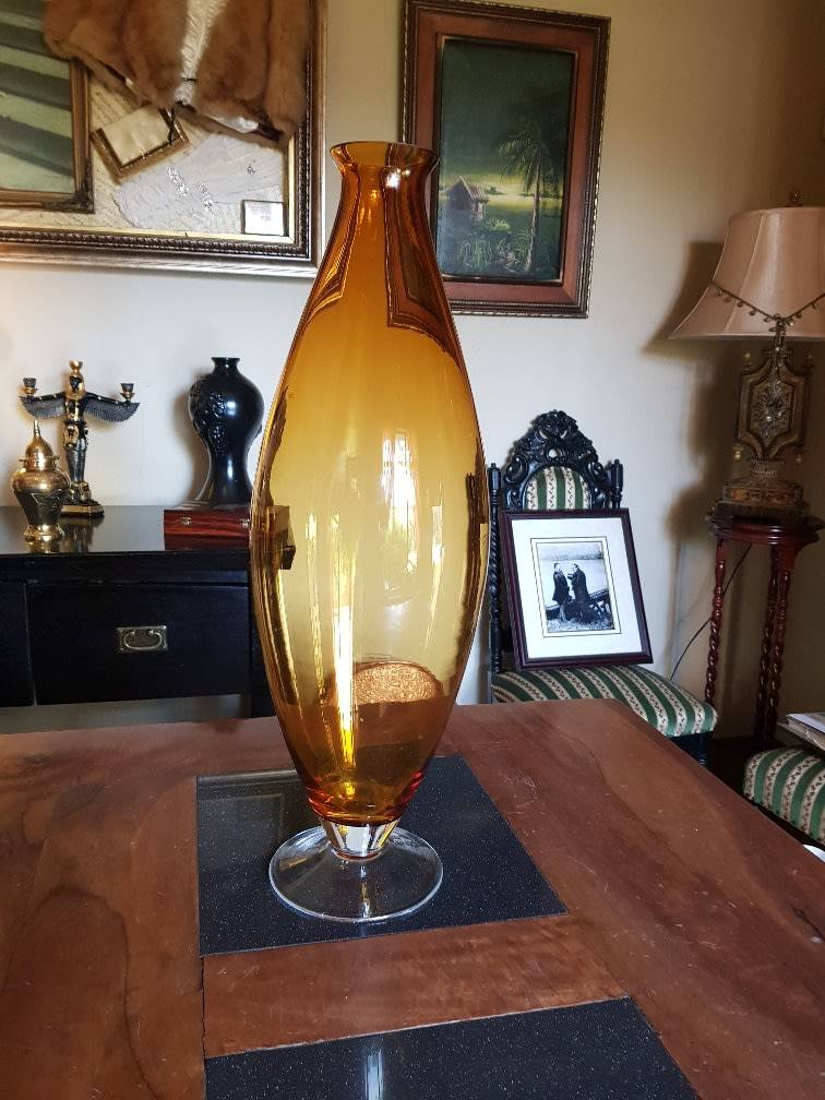 Vases Absolutely Stunning Tall Amber Glass Vase. Stands 60 cm Tall