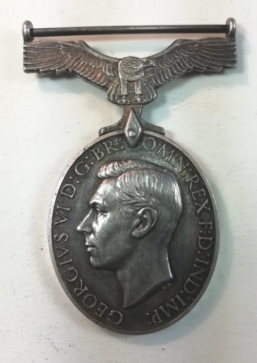 Other Medals - Air Efficiency Award / Medal - R.A.F.V.R. was sold for ...