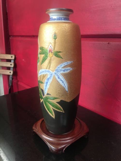 Oriental Porcelain Antique Meiji Ryuzan Japanese Designer Vase on