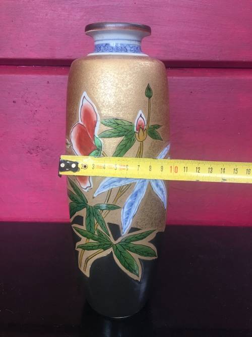 Oriental Porcelain Antique Meiji Ryuzan Japanese Designer Vase on