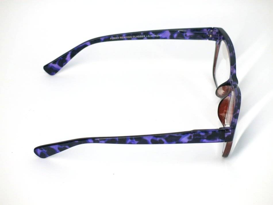 Sunglasses XTRA VISION Fashion Reading Glasses +3.0 was sold for R1