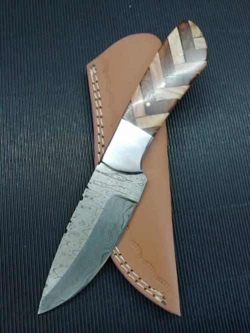 Hunting Knives HANDMADE DAMASCUS STEEL HUNTING KNIFE !!! was sold for