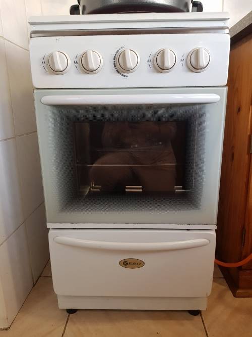 Other Hobs, Stoves & Ovens Zero 4 plate gas stove was sold for R2,000