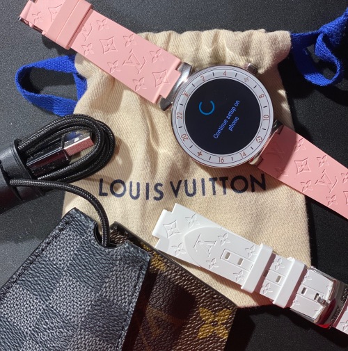 Women&#39;s Watches - NEW Authentic Louis Vuitton Tambour Horizon QA00 0 Ladies Digital Smart Watch ...